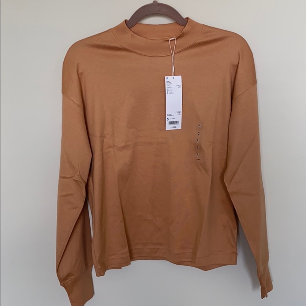 Uniqlo long sleeve shirt